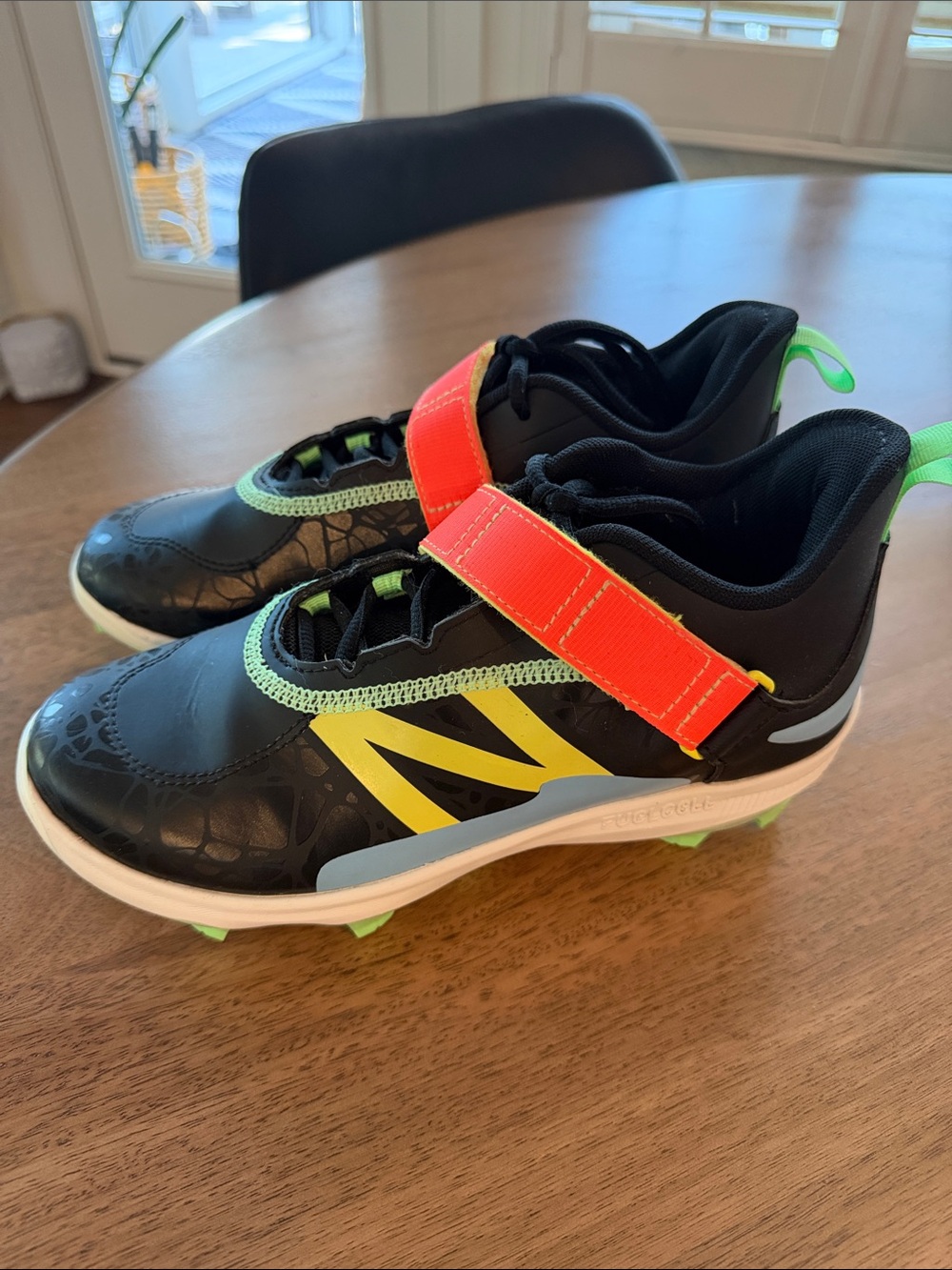 New Balance Kids' Lindor V2 Baseball Shoes